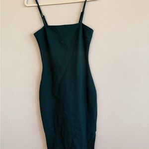 Elegant Green Spaghetti Strap Dress